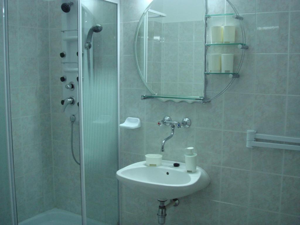 Róza Hotel és Apartmanház Esztergom Habitación foto