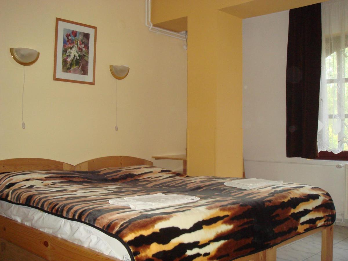 Róza Hotel és Apartmanház Esztergom Habitación foto
