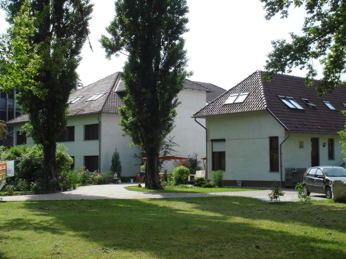 Róza Hotel és Apartmanház Esztergom Exterior foto